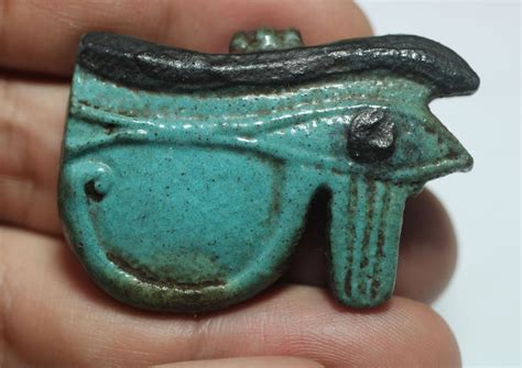 Acropolo. ANCIENT EGYPT. BEAUTIFUL , LARGE EYE OF HORUS AMULET. 600 ...