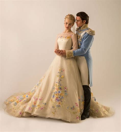 Cinderella Wedding Dress Lily James: Official Disney Cinderella Wedding ...