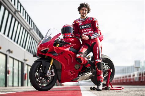 Ducati Panigale V Lineup First Look Fast Facts Photos