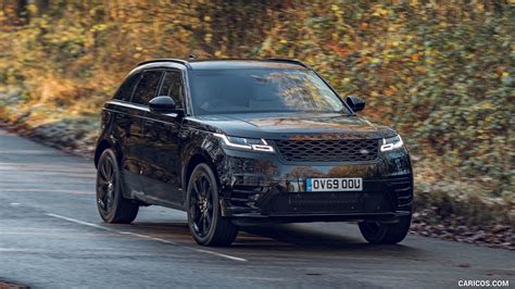 Range Rover Velar R-Dynamic Black | 2020MY | Front Three-Quarter