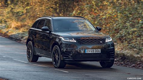 Range Rover Velar R-Dynamic Black | 2020MY | Front Three-Quarter