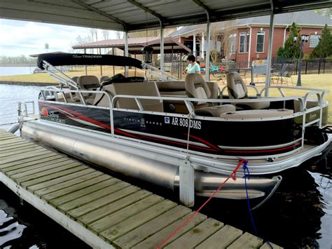 Sun Tracker Fishin Barge 22 DLX Boat For Sale From USA