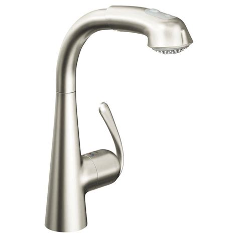 Grohe Essence Single Handle Pull Out Sprayer Kitchen Faucet In