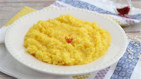 Risotto Allo Zafferano La Ricetta Del Primo Cremoso E Profumato