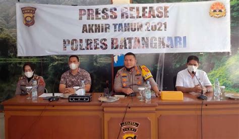 Polres Batanghari Pres Rilis Akhir Tahun 2021 Lintastungkal