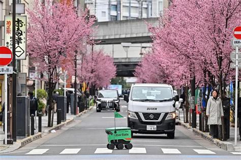 Uber Eats Starts Robot Deliveries In Tokyo The Straits Times