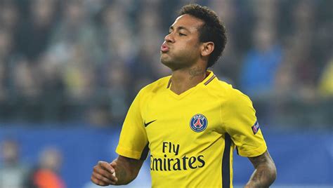 POLÉMICO Los privilegios de Neymar crean problemas en el vestuario