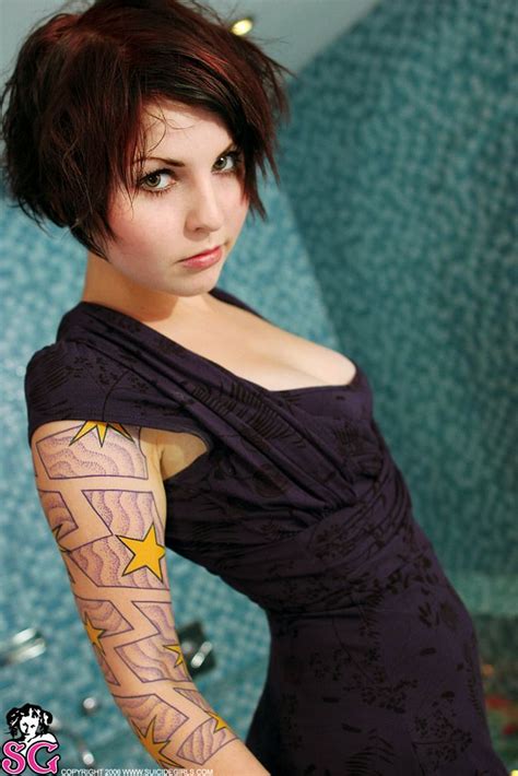 Love The Color And Cut Short Hair Brunette Tattoo Retro Hairstyles