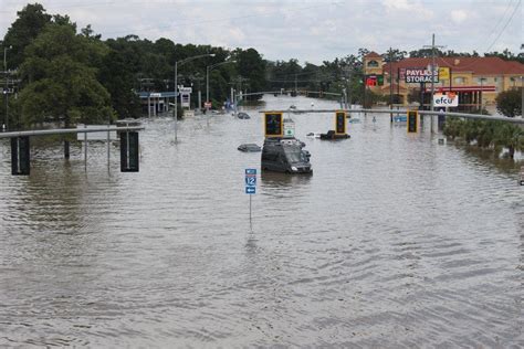 Louisiana Floods 6 Killed Thousands Rescued As Rain Begins To Subside