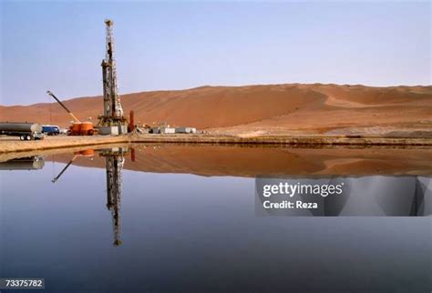 Shaybah Field Photos and Premium High Res Pictures - Getty Images