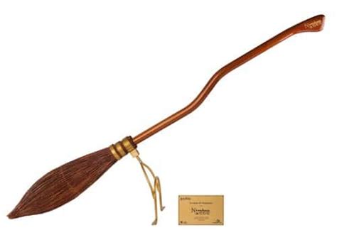 Balai Harry Potter achète le nimbus 2000 et l Éclair de Feu