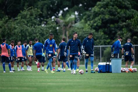 De Sa Da Jogador Pode Estar De Malas Prontas Para Sair Do Cruzeiro E