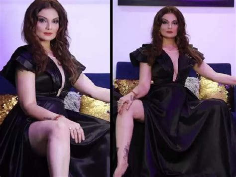 Photo Gallery Deepshikha Nagpal Showed Her Bossy Look In The Latest