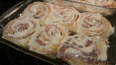 Ooey Gooey Cinnamon Rolls • Delish Club