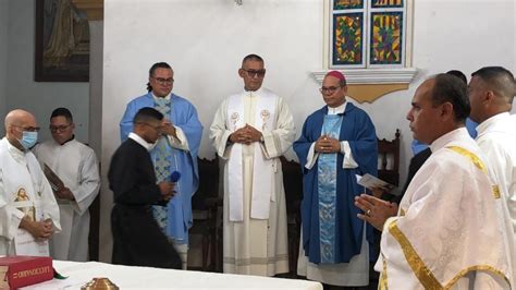 Padre Alexander Nieves Asume Nuevamente Como P Rroco De La Parroquia