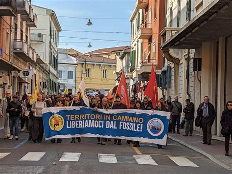 Piombino Le Proteste Di Contro Il Rigassificatore