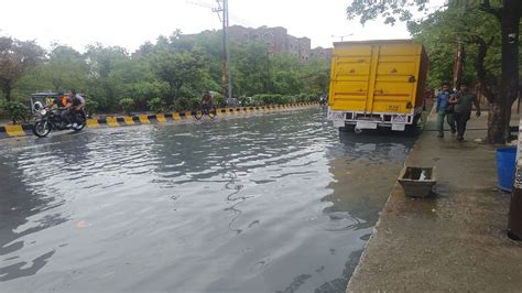 Rain In Delhi Ncr Today Weather Delhi Noida Rain With Strong Wind