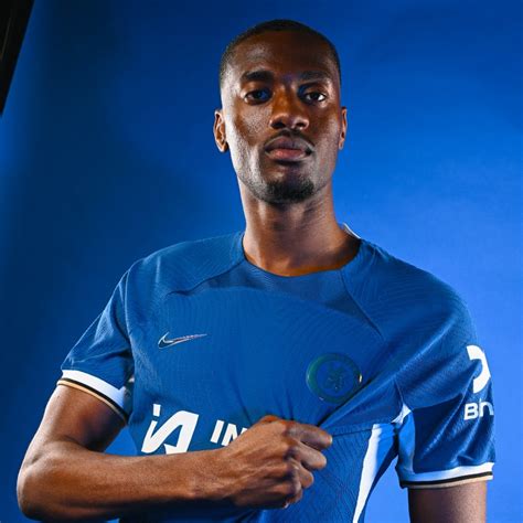 Chelsea Anuncia Contrata O Do Zagueiro Tosin Adarabioyo Gazeta Esportiva