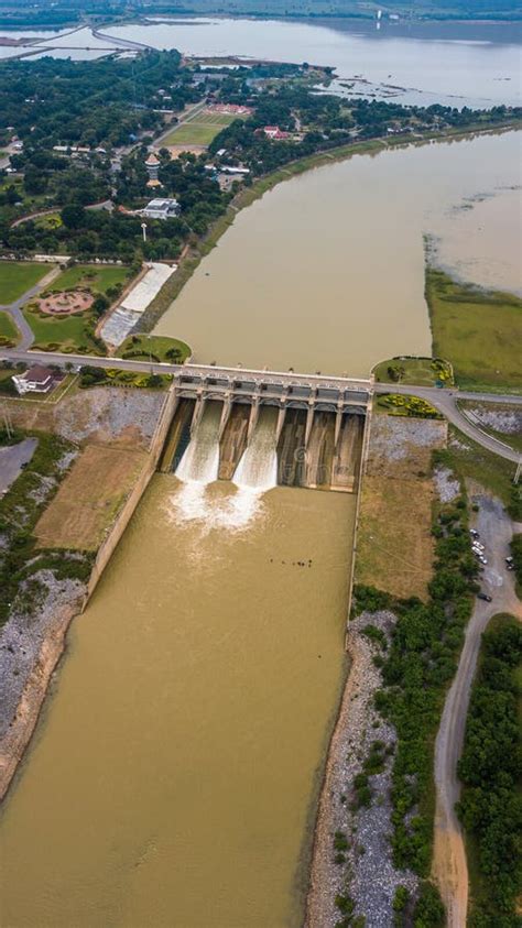 Floodgate the Dam on the River Stock Image - Image of water, irrigation: 129126071