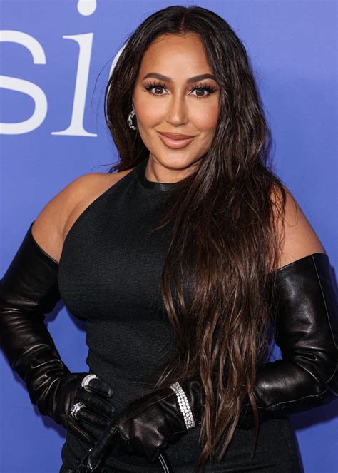 Adrienne Bailon Leather Gloves : r/Celebsatingloves