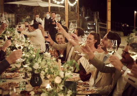 How to Pull Off the Dinner Party Wedding Trend | Vogue