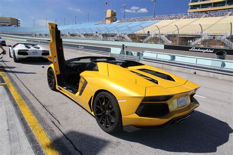 Lamborghini Aventador LP700-4 Roadster Review | CarAdvice