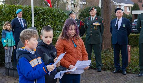 Herdenkingsplechtigheid Oorlogsmonument Eikenlaan De Swollenaer