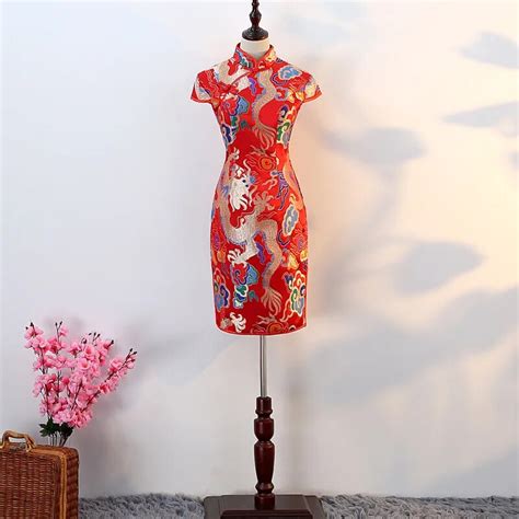 Retro Mandarin Collar Short Sleeve Satin Qipao Sexy Dragon Embroidery