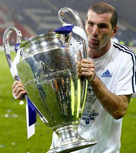 zinedine zidane elu meilleur joueur de lhistoire de la ligue des