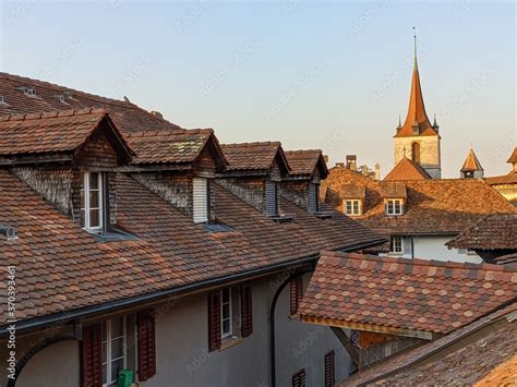 Fotka Morat murten et son lac village médiéval de la suisse