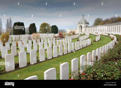 Las Tumbas De La Primera Guerra Mundial Los Soldados En El Cementerio