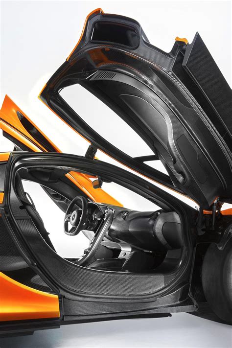 A look in the interior of the McLaren P1