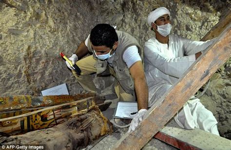 Eight Mummies And Artefacts Are Unearthed In Tomb In Egypt Daily Mail