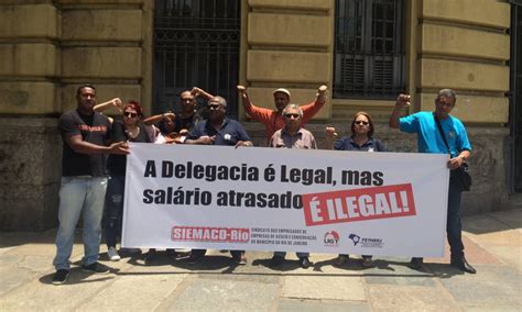 Funcionários Terceirizados Fazem Protesto Contra Atraso De Salário