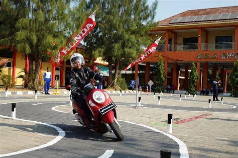 Mantap Yayasan AHM Siapkan Duta Safety Riding Milenial Dari Jawa