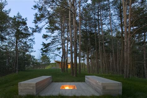 10 Inspiring Landscaping Ideas For Backyard Fire Pits