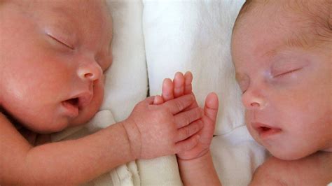 Semi Identical Twins Identified For Only The Second Time Bbc News