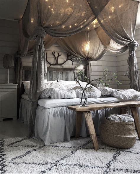 10 Fabulous DIY Canopy Beds