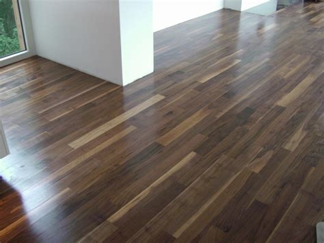 Engineered Hardwood: Walnut Engineered Hardwood Flooring