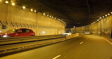 El túnel de Beiramar al máximo con un millón de coches al mes