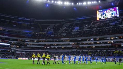 Cruz Azul Vs Pumas Estadio Azteca No Lució Con Gradas Llenas Para El Clásico