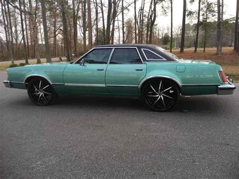 1977 Ford LTD II Brougham Sedan Green RWD Automatic Brougham Classic