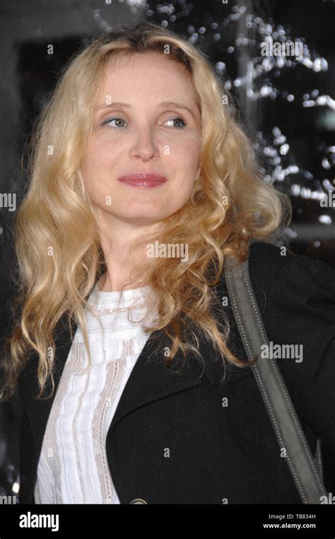 Los Angeles Ca October 30 2007 Julie Delpy At An Industry Screening For American Gangster