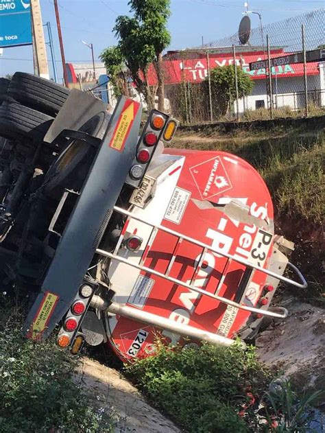 Cami N Cargado De Combustible Se Accidenta En Pu Al