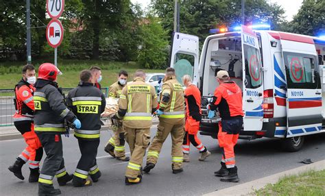 Wypadek Na Tuwima Dwie Osoby Ranne Zdj Cia Video Gazeta Olszty Ska