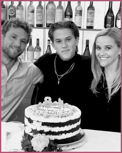 Reese Witherspoon And Ex Husband Ryan Phillippe Come Together To