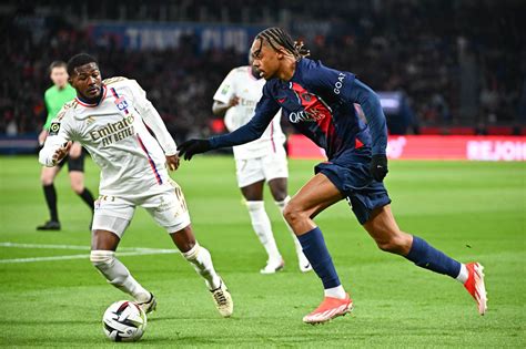 PSG l aveu de Barcola sur ses débuts et l ambiance du vestiaire