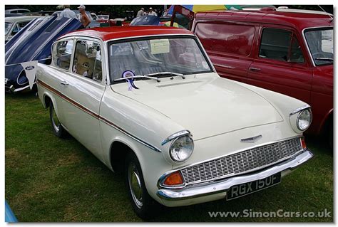 Simon Cars Ford Anglia 105e