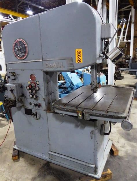 DoAll 26 3 VERTICAL BAND SAW Semi Automatic