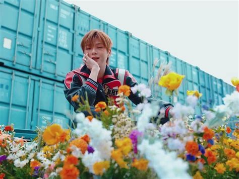 Kang Daniel Kolab Dengan Ph Dan Wdbz Di Mv Nirvana